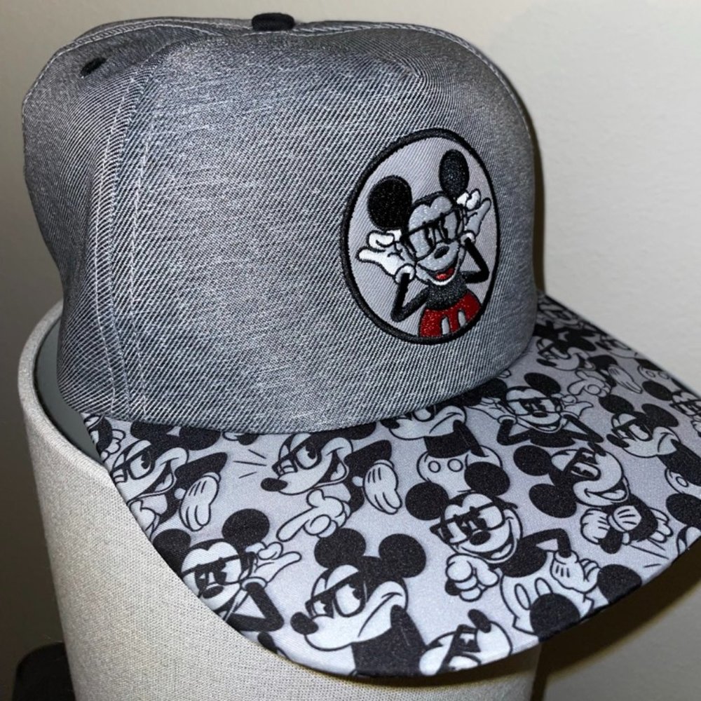 DISNEY Park Black&White "Hipster" Mickey Mouse Wide Brim Hat (adjustable)